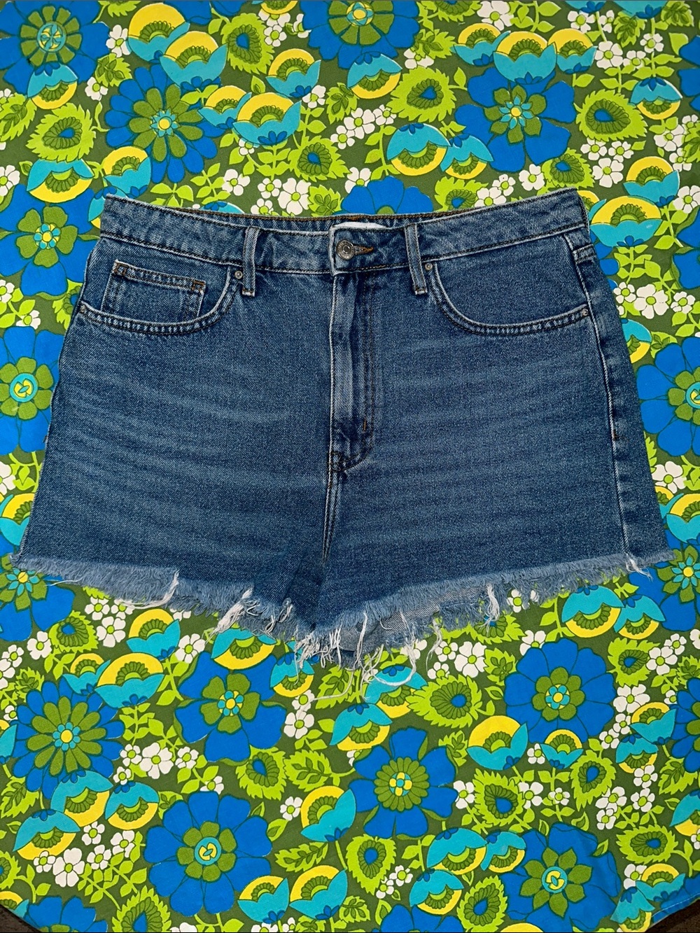 Forever 21 Dark Blue Jean Cutoff Shorts Denim Cutoffs  30 medium wash frayed